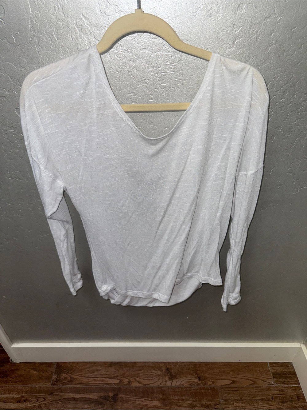 Zella  White Long-Sleeve Lightweight Top